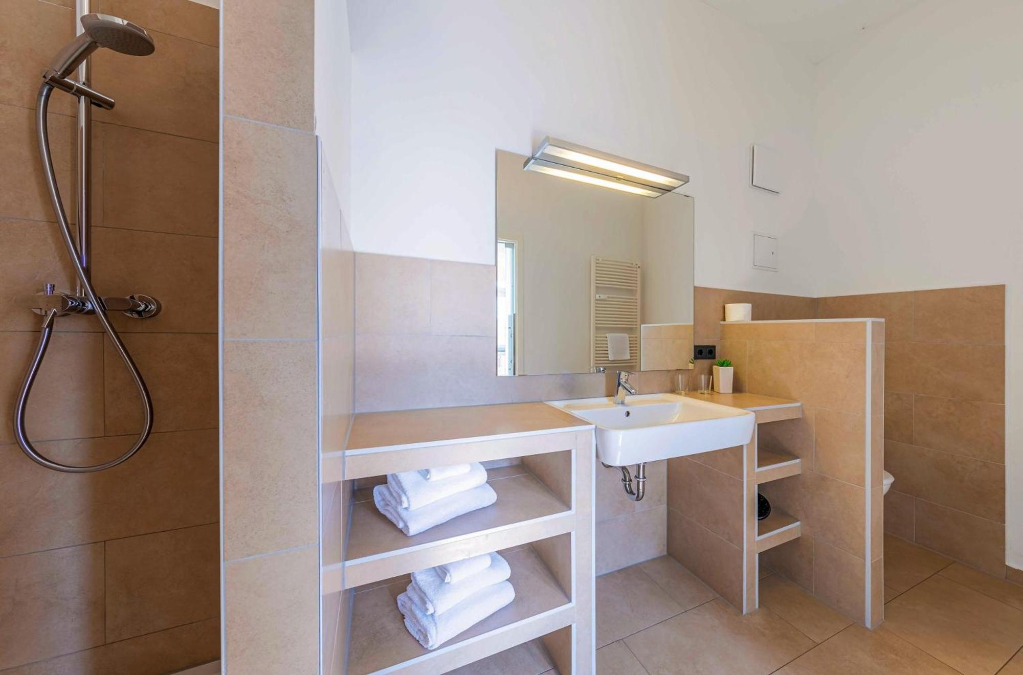 Altstadtapartment Carli- Komfortable Ferienwohnung Im Herzen Von Waren Dış mekan fotoğraf
